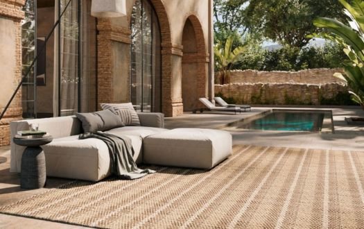 Braided jute carpet